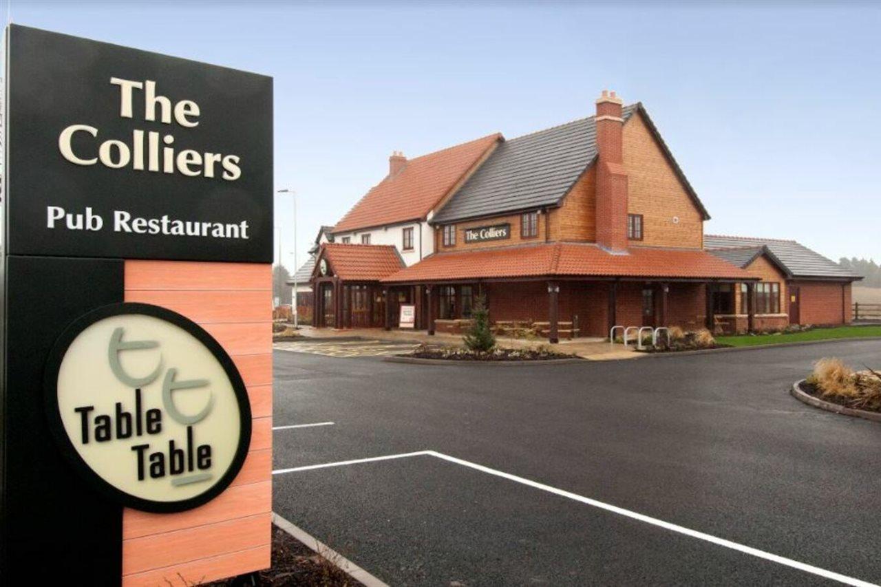 Premier Inn Rugeley Exterior foto