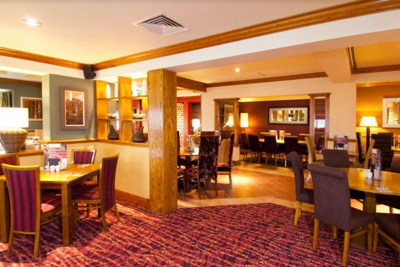 Premier Inn Rugeley Exterior foto