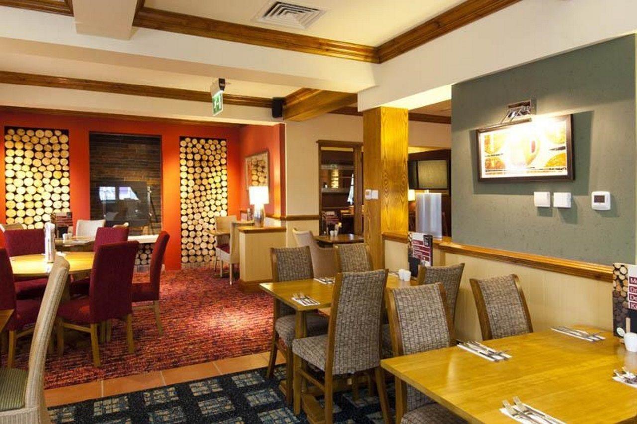 Premier Inn Rugeley Exterior foto